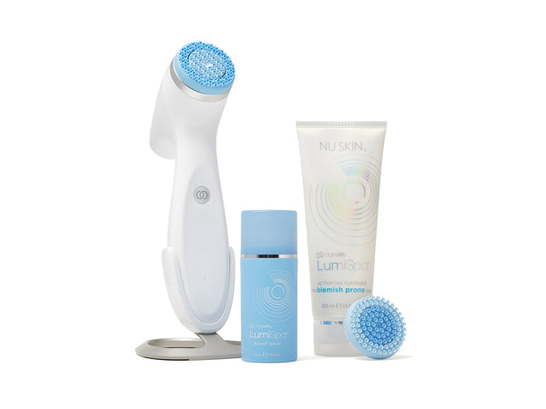 Komplettes Hautpflegeset gegen Hautunreinheiten: LumiSpa iO mit LumiSpa Blemish Serum und weichem Aufsatz