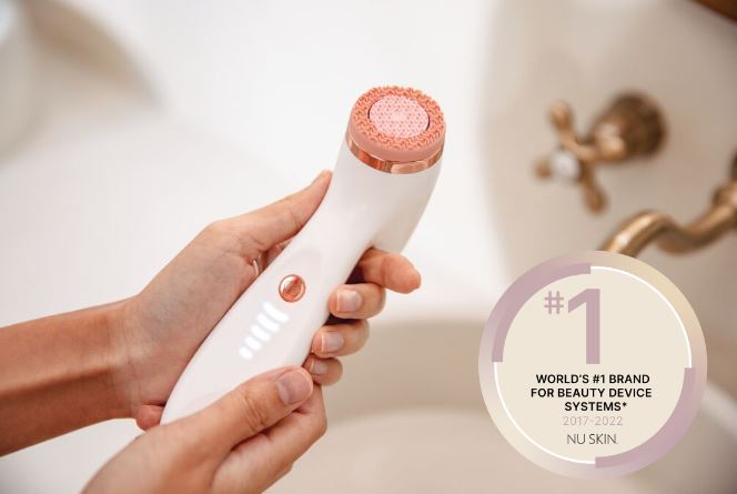 ageLOC LumiSpa iO rose gold von der No 1 Nu Skin