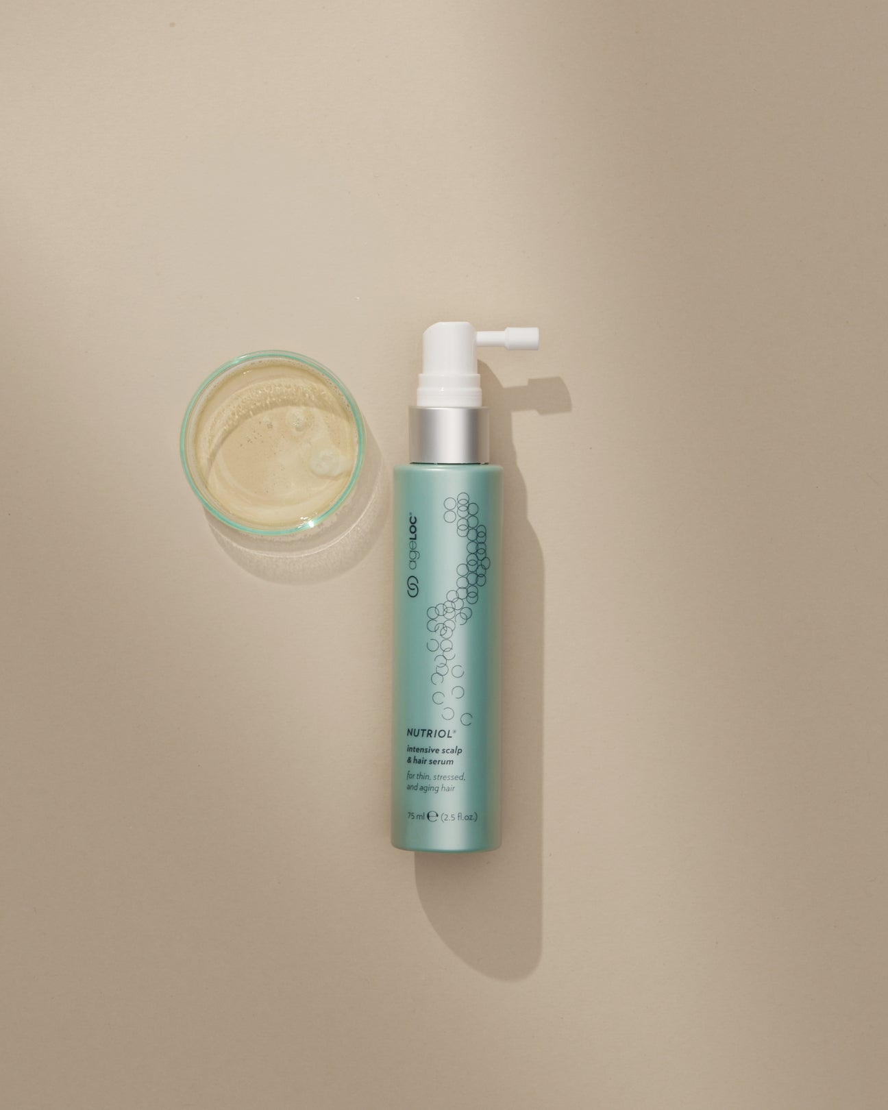 Nu Skin ageLOC Nutriol Hair & Scalp Serum zur Pflege von Kopfhaut und Haar.