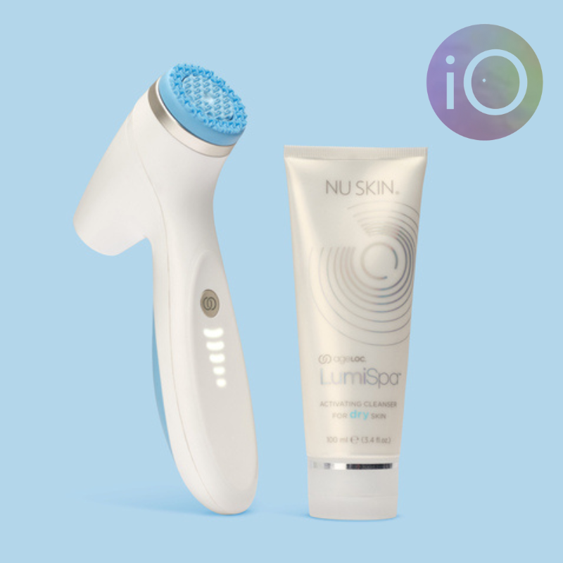 LumiSpa iO avec Activating Cleanser